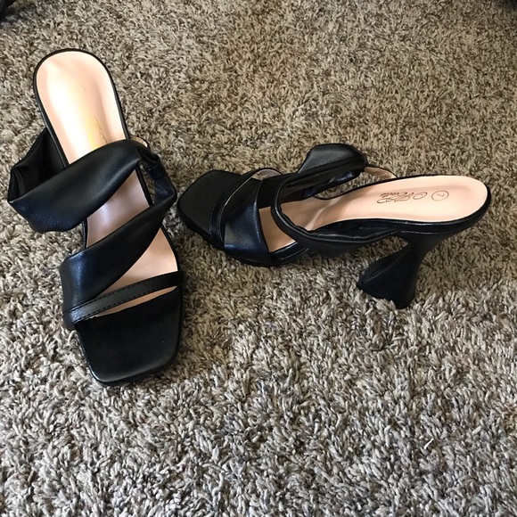 NWOT Black slip on fancy heel sandals - Picture 2 of 10